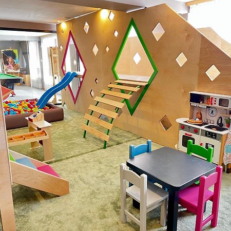 Hotel Arte Spa & Park Velingrad Exteriér fotografie The interior of the children's area